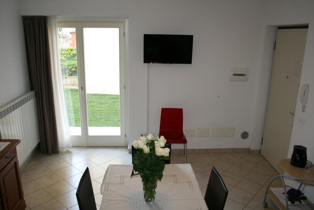 Alma Apartment Sirmione Exterior photo