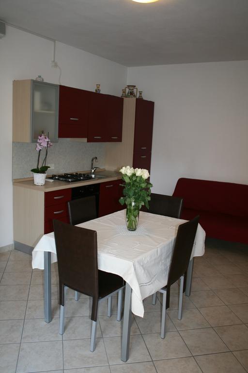 Alma Apartment Sirmione Exterior photo